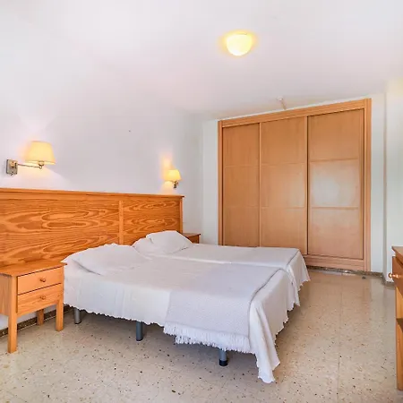 Agaete Parque & Pool View 普拉亚戴尔雷安格莱斯