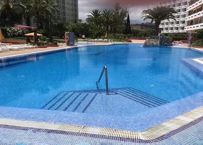 アパートホテル Agaete Parque & Pool View 2*